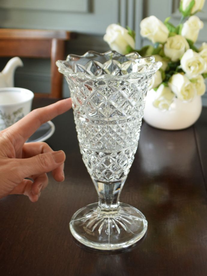 アンティークガラスの花器の大きさ