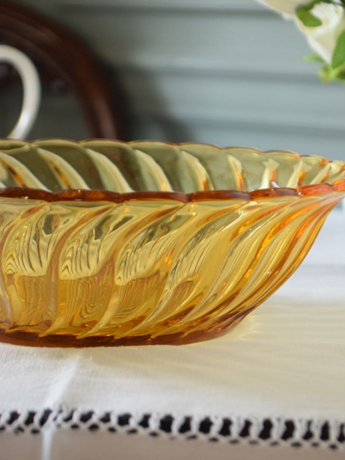 アンティークガラスのボウル