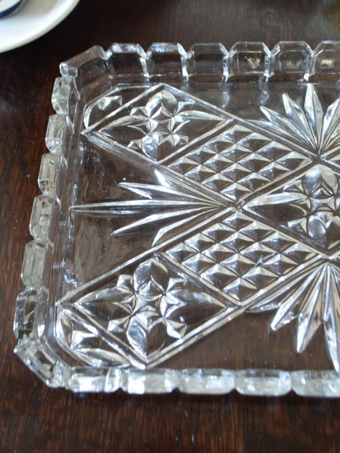 アンティークガラスのプレート