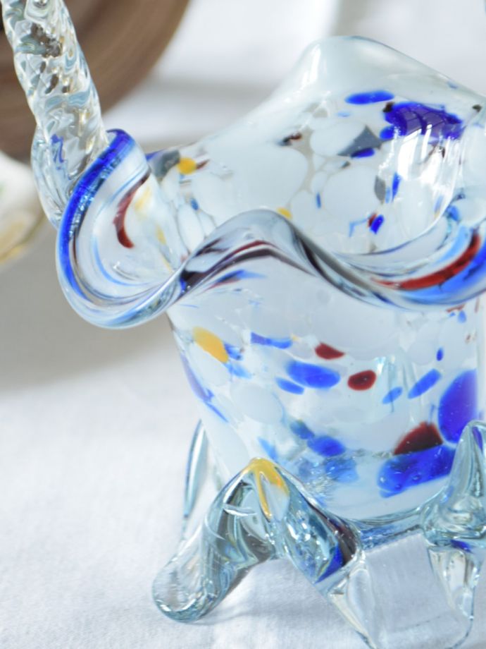 アンティークガラスの可愛いバスケット