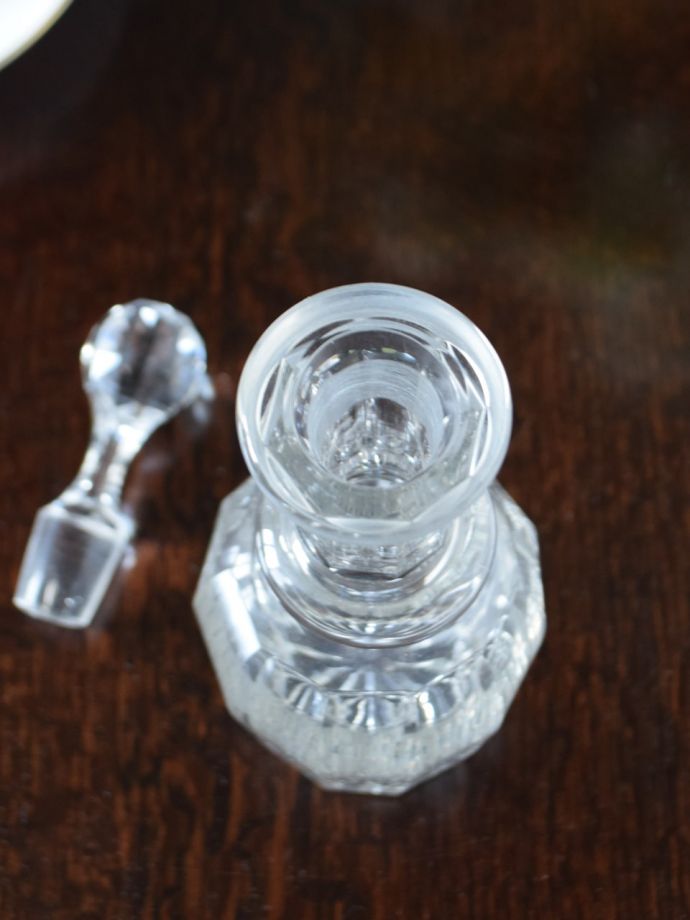 アンティークガラスの美しさ