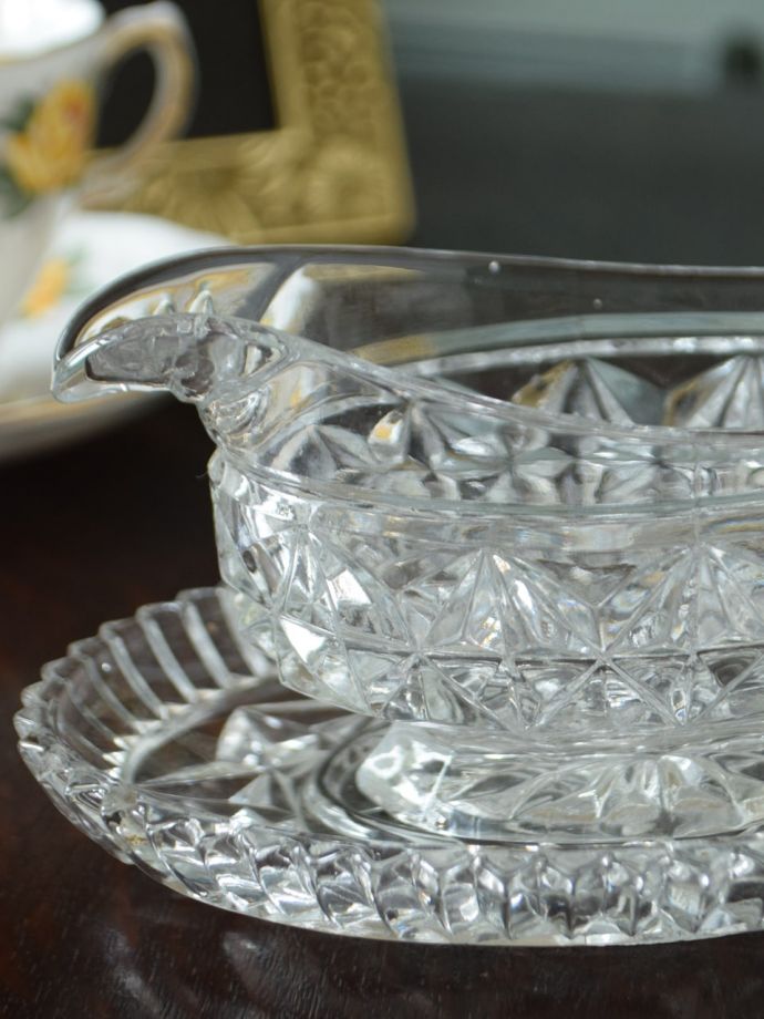 アンティークガラスのソースポット