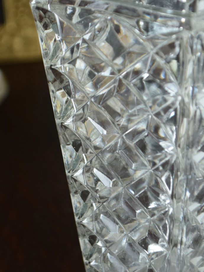 アンティークガラスのウォータージャグ