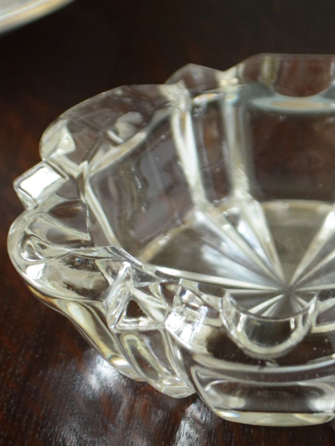 アンティークガラスの灰皿