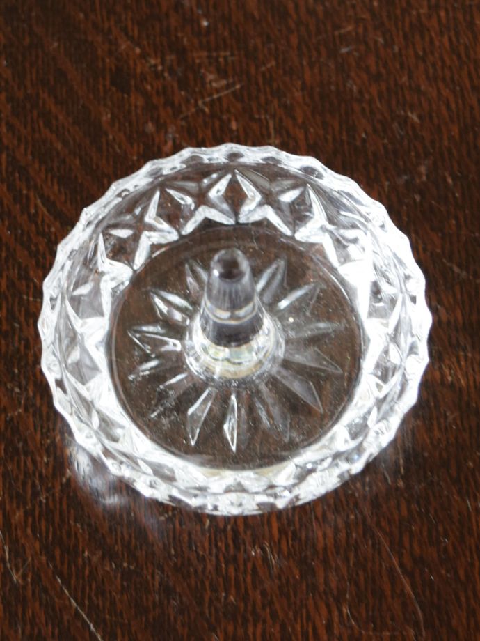 キラキラ輝くアンティークのガラス