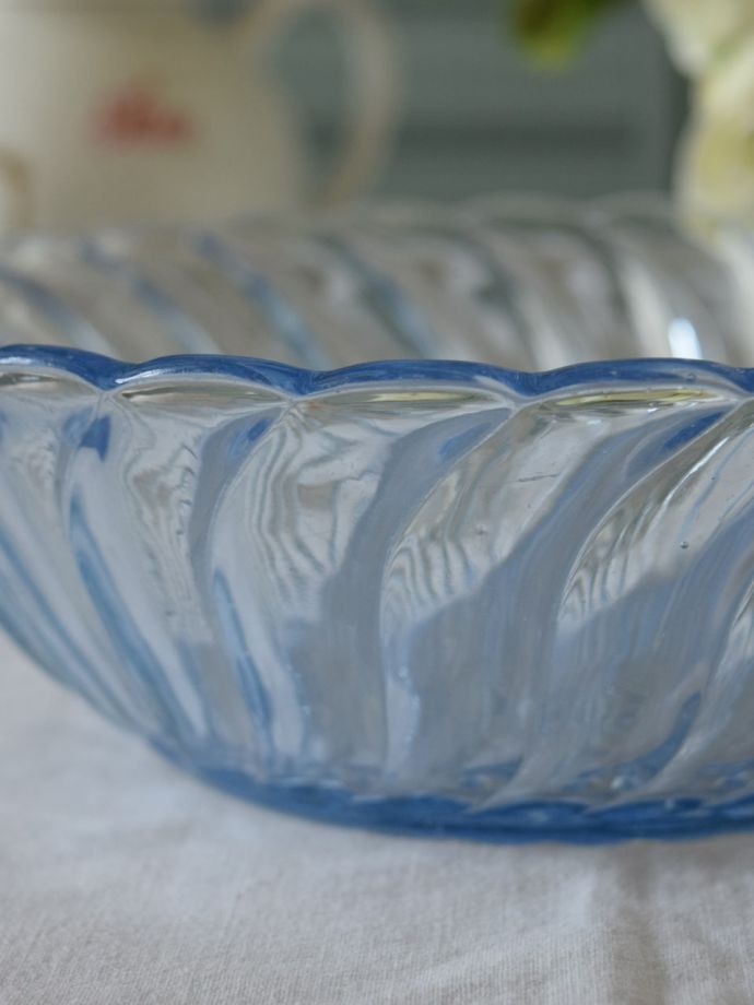 アンティークガラスのボウル