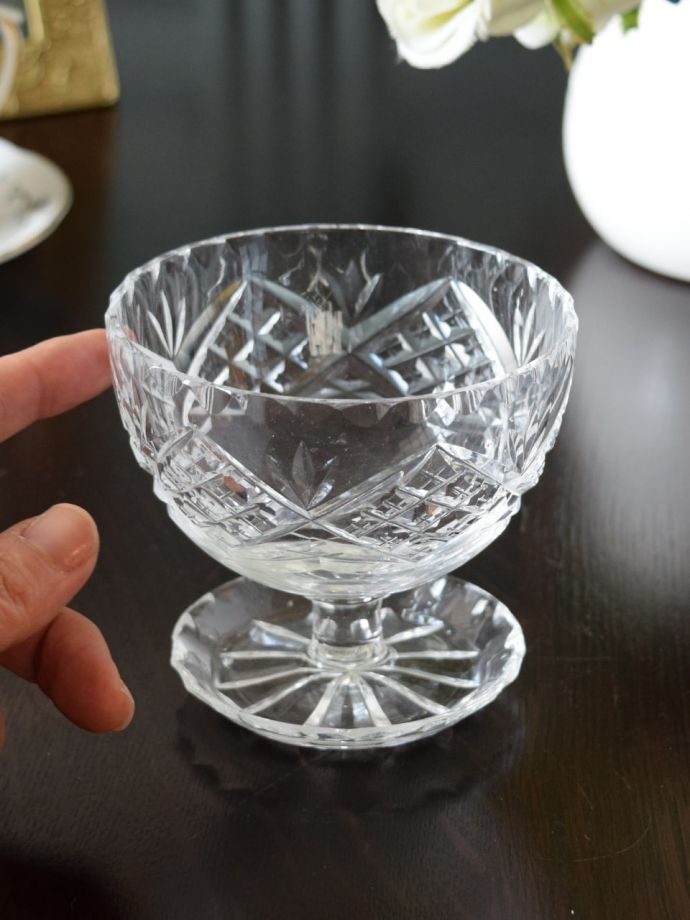 便利に使えるアンティークガラスの食器