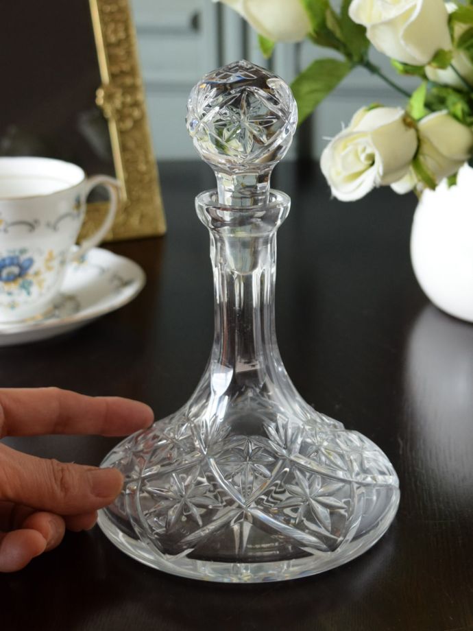 たっぷり入るガラスのデカンタ