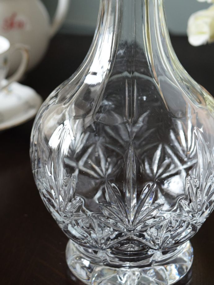 アンティークガラスのデカンタ