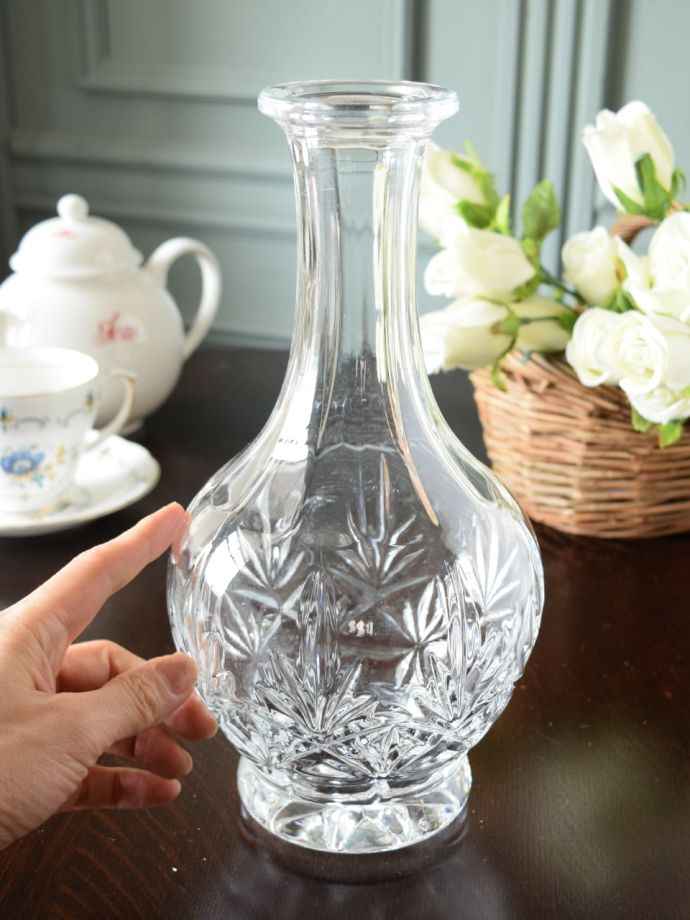 たっぷり入るガラスのデカンタ