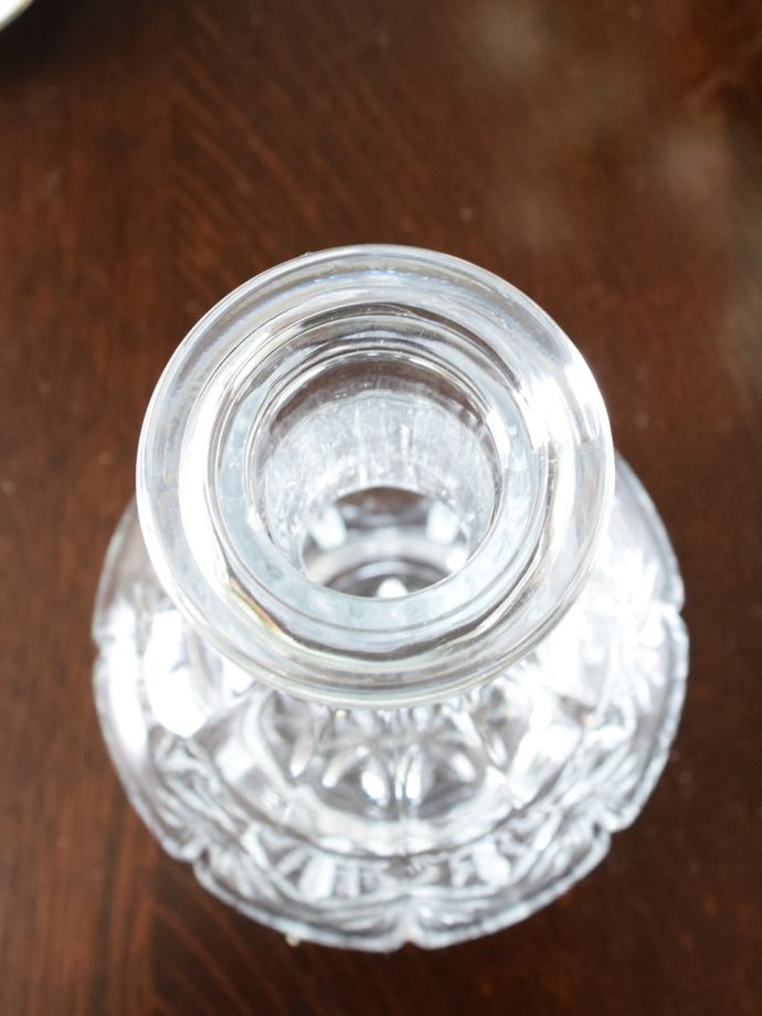 キラキラ輝くアンティークガラス