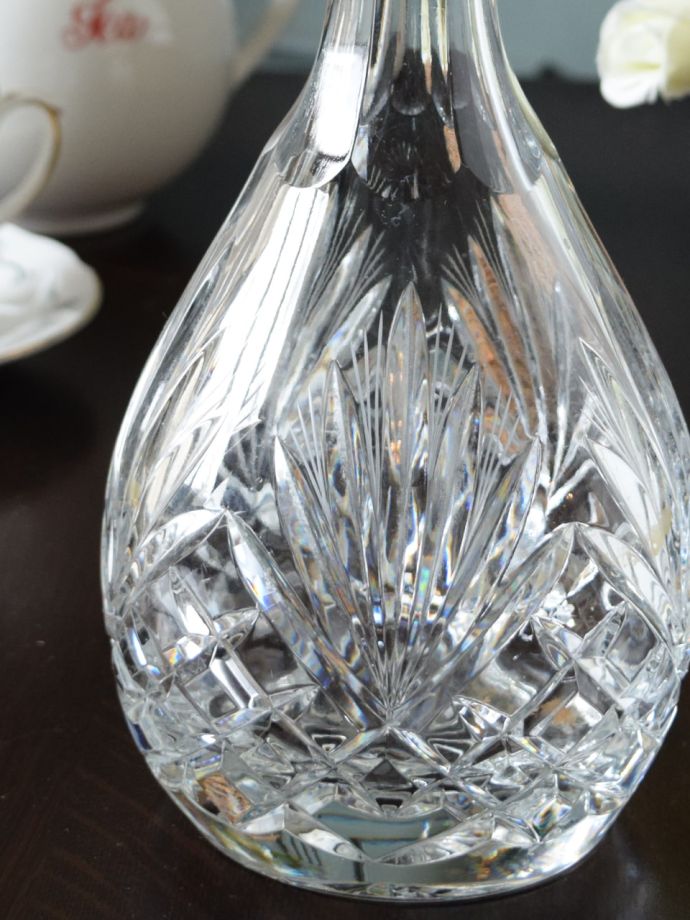 アンティークガラスのデカンタ