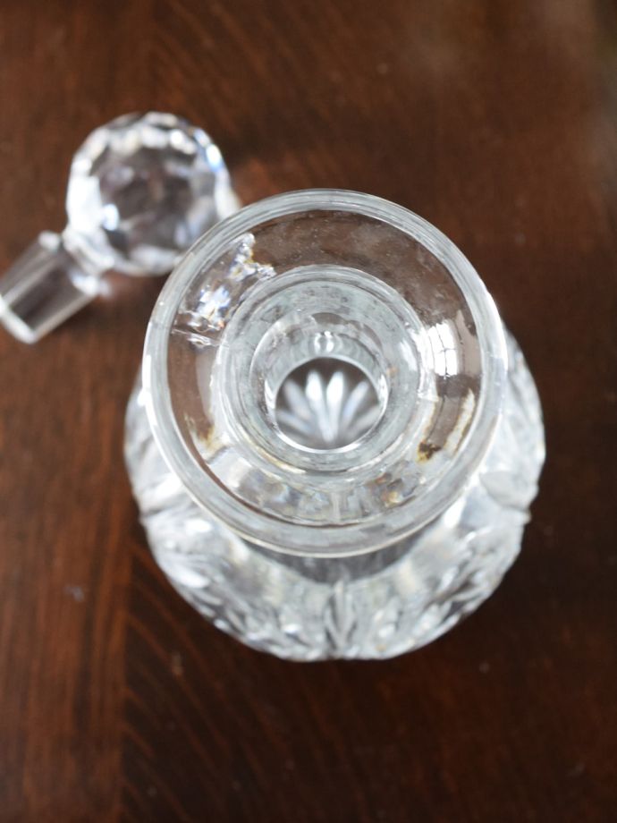 キラキラ輝くアンティークガラス