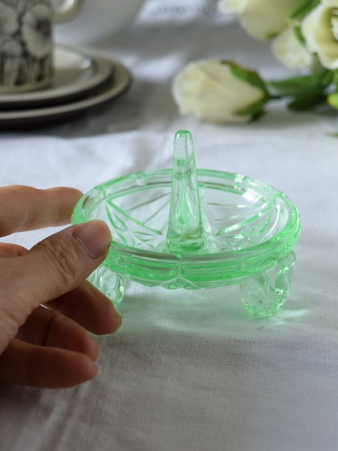 アンティークのガラス雑貨