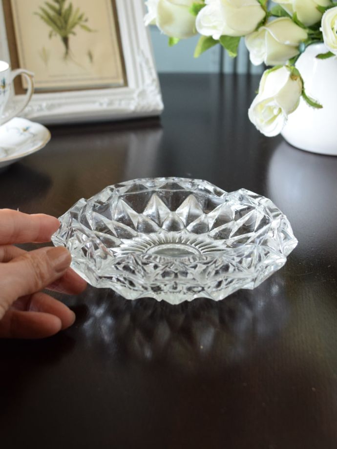 プレスドグラスの灰皿