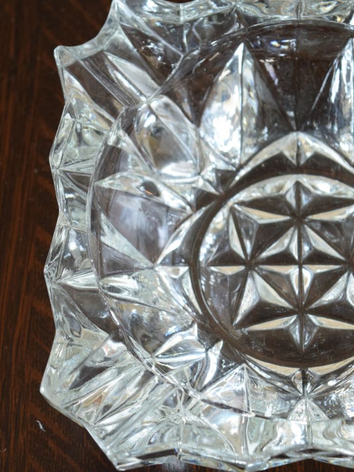 アンティークガラスの灰皿