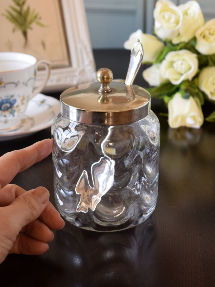 アンティークのお洒落なシュガーポット、スプーンもセットになったお