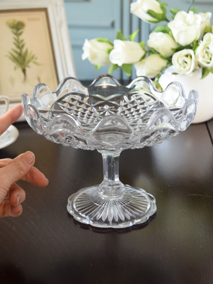 便利に使えるアンティークガラスの食器