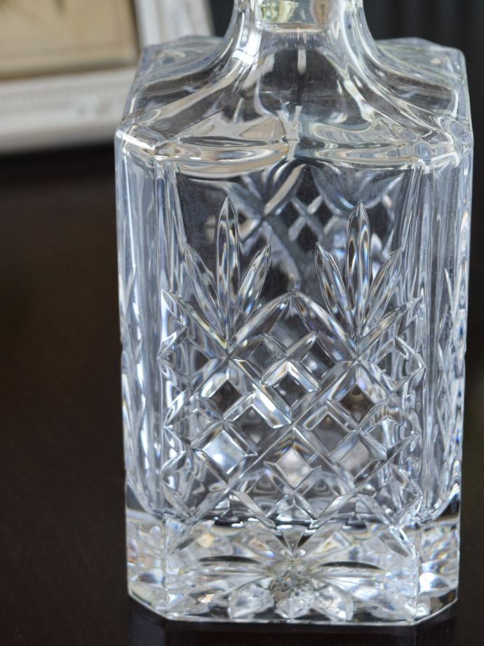 アンティークガラスのデカンタ