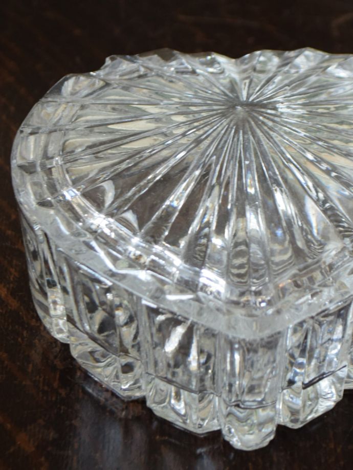 アンティークガラスのフタ付きケース