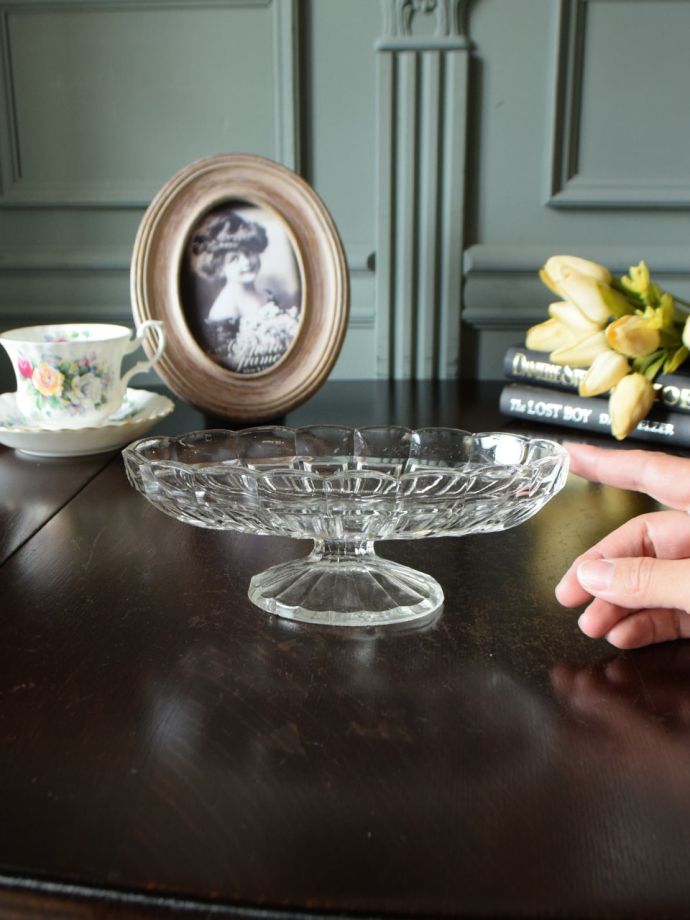 オーバル型のおしゃれな器、アンティークガラスの素敵なコンポート(pg