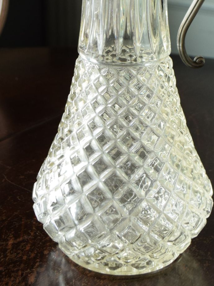 アンティークガラスのデカンタ