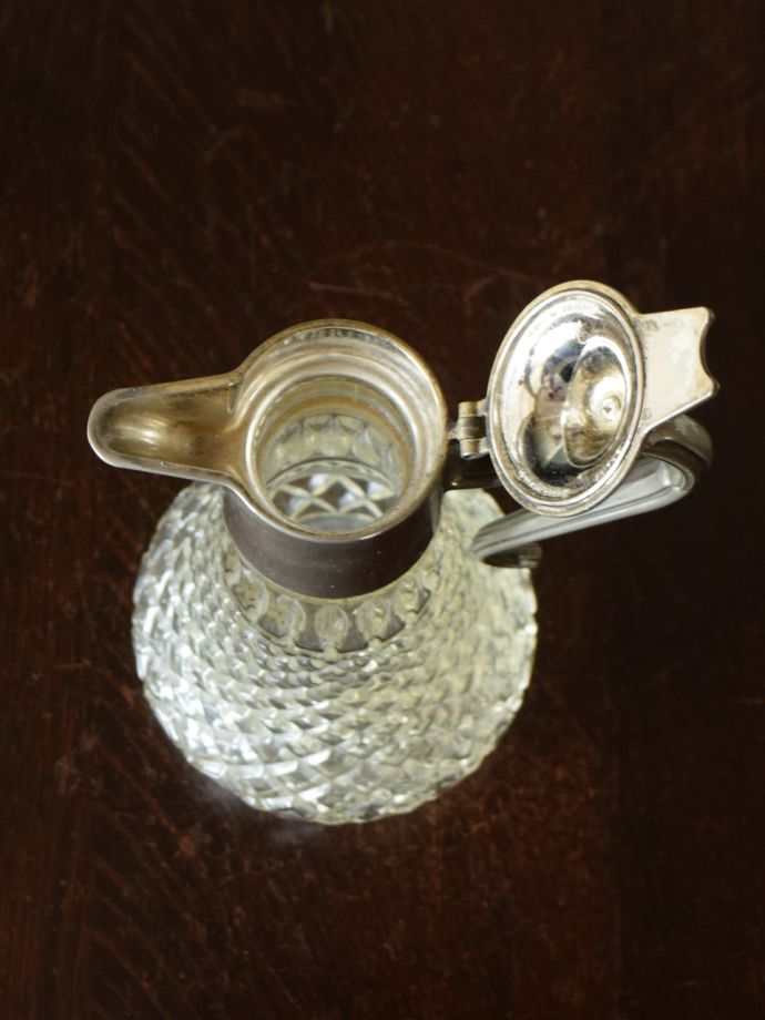 キラキラ輝くアンティークガラス