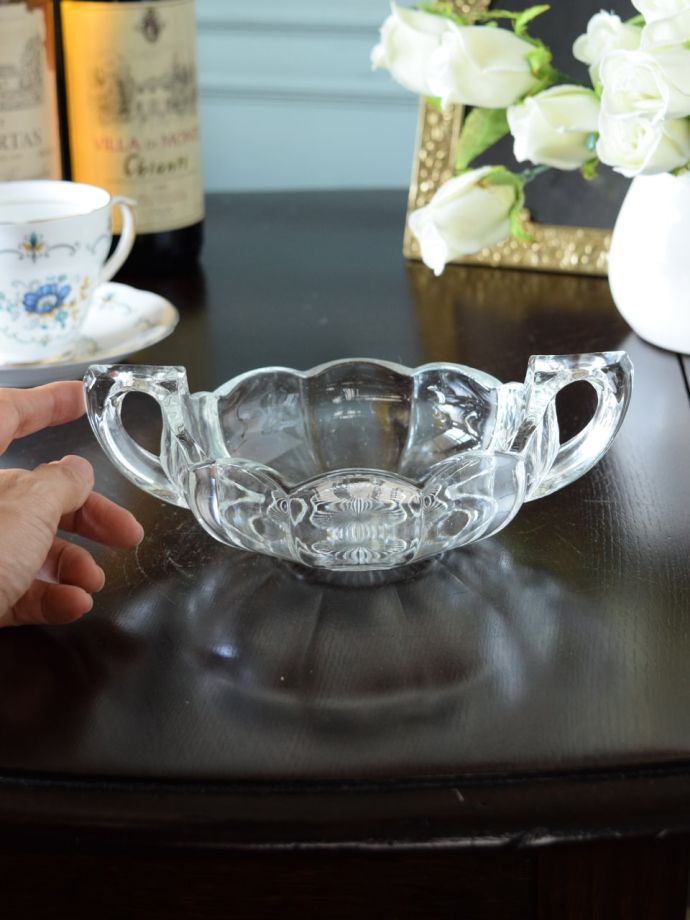 便利に使えるアンティークガラスの食器