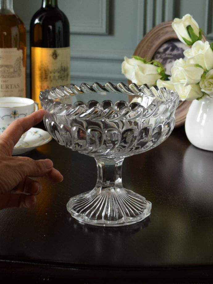 便利に使えるアンティークガラスの食器