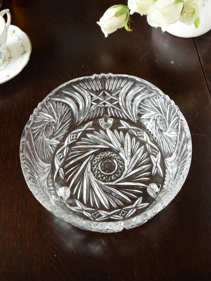 ガラス皿　アンティーク アンティーク重厚な昭和初期プレスガラス皿