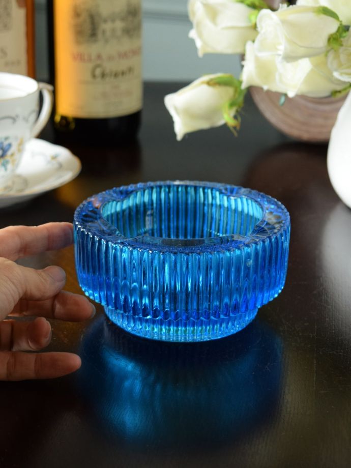 プレスドグラスの灰皿