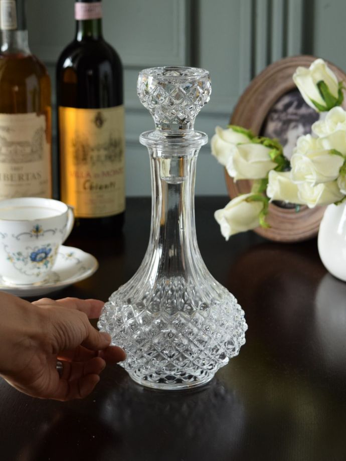 たっぷり入るガラスのデカンタ