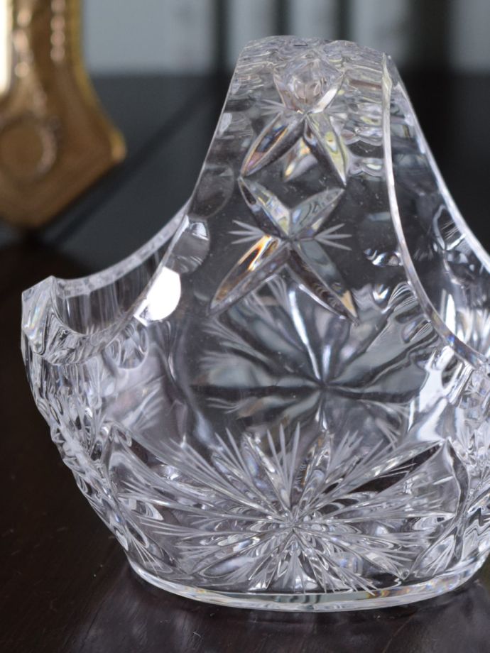 アンティークガラスの可愛いバスケット