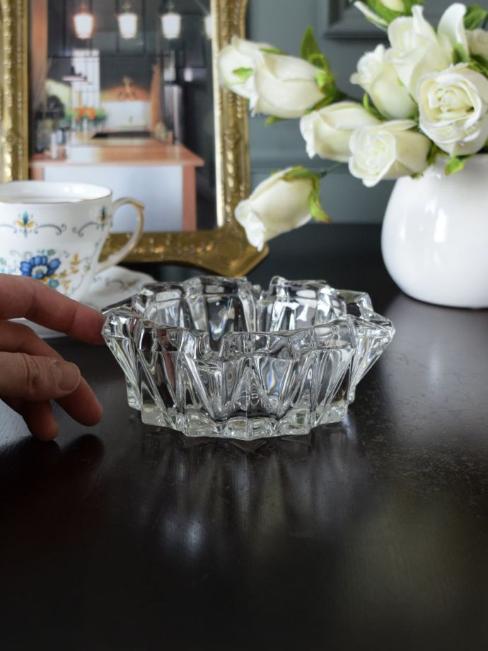 プレスドグラスの灰皿