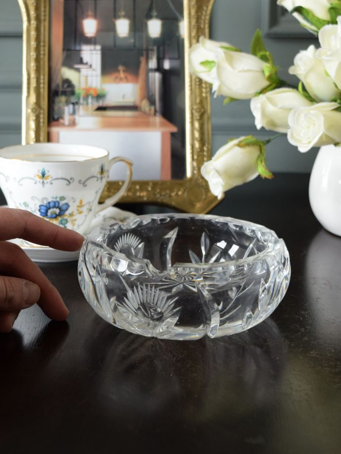 プレスドグラスの灰皿