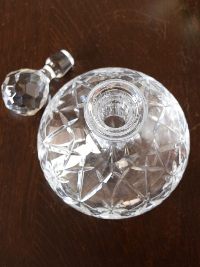 キラキラ輝くアンティークガラス