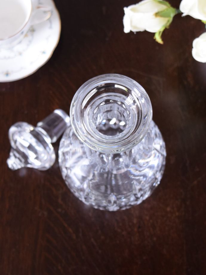 キラキラ輝くアンティークガラス