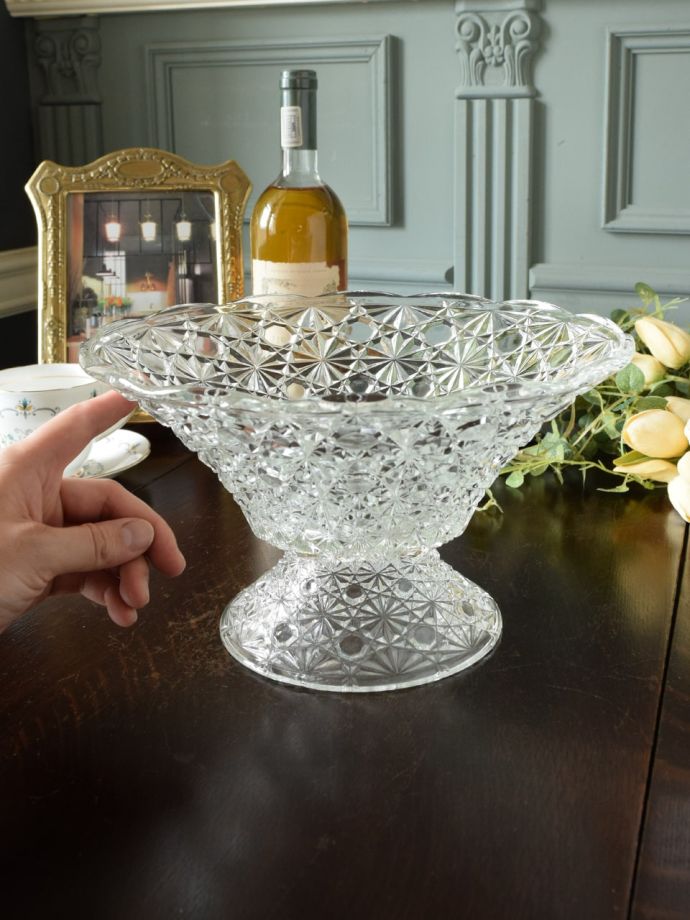 便利に使えるアンティークガラスの食器