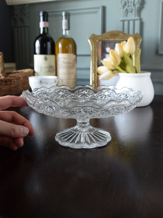 便利に使えるアンティークガラスの食器