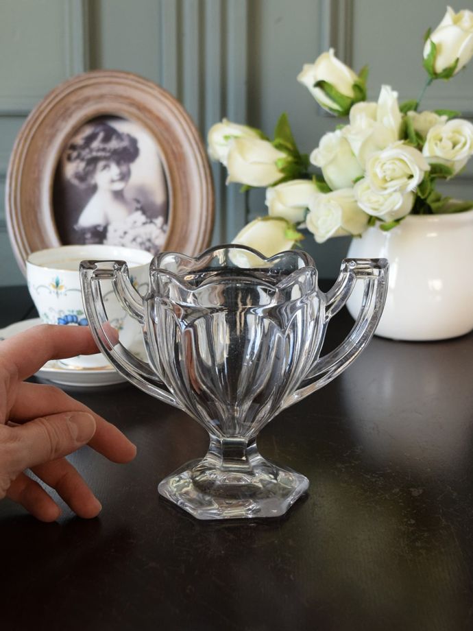 キラキラ輝くアンティークガラス