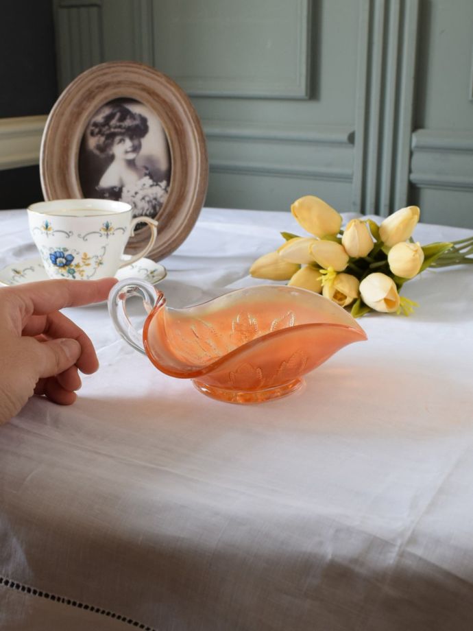 便利に使えるアンティークガラスの食器