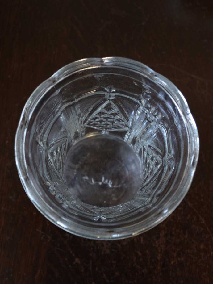 上から見たアンティークのガラス