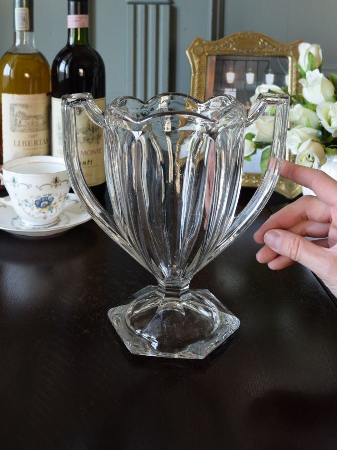 キラキラ輝くアンティークガラス