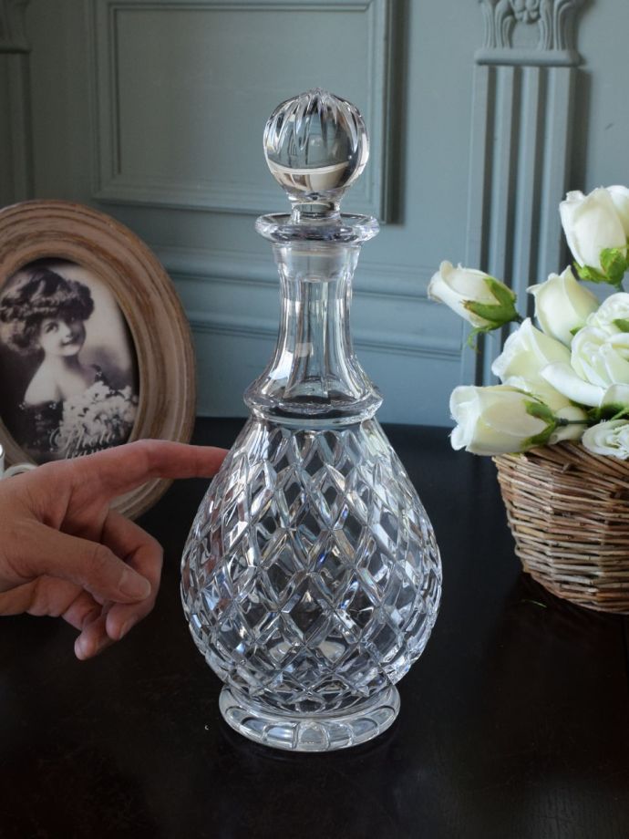 たっぷり入るガラスのデカンタ