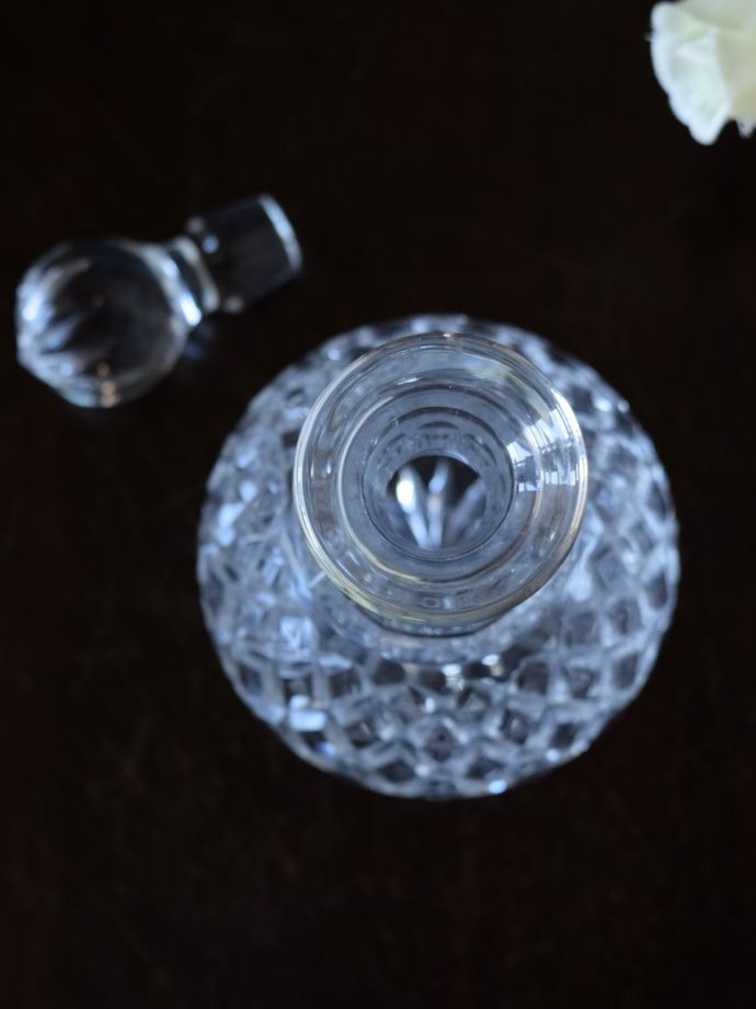 キラキラ輝くアンティークガラス