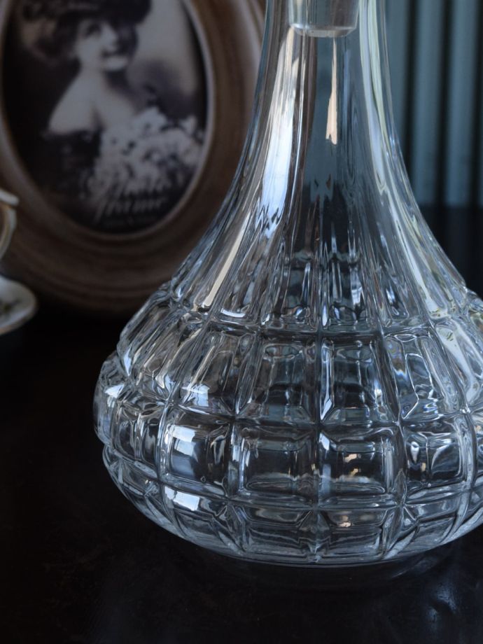 アンティークガラスのデカンタ