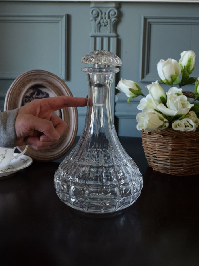 たっぷり入るガラスのデカンタ