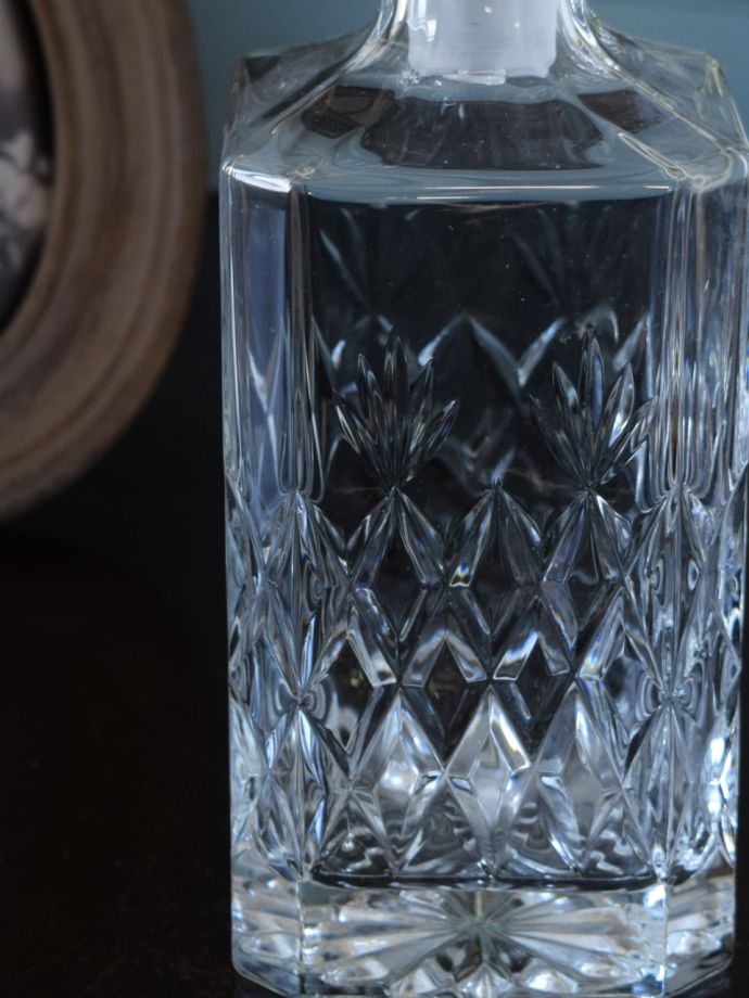 アンティークガラスのデカンタ