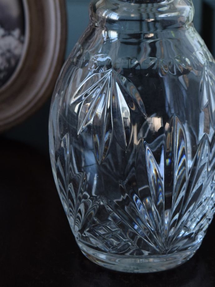 アンティークガラスのデカンタ