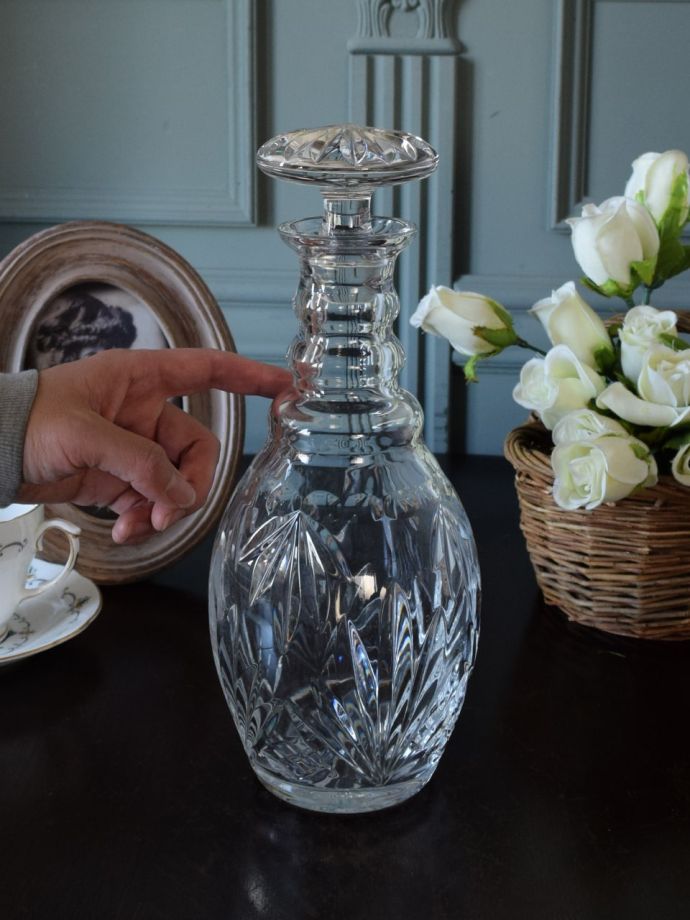 たっぷり入るガラスのデカンタ